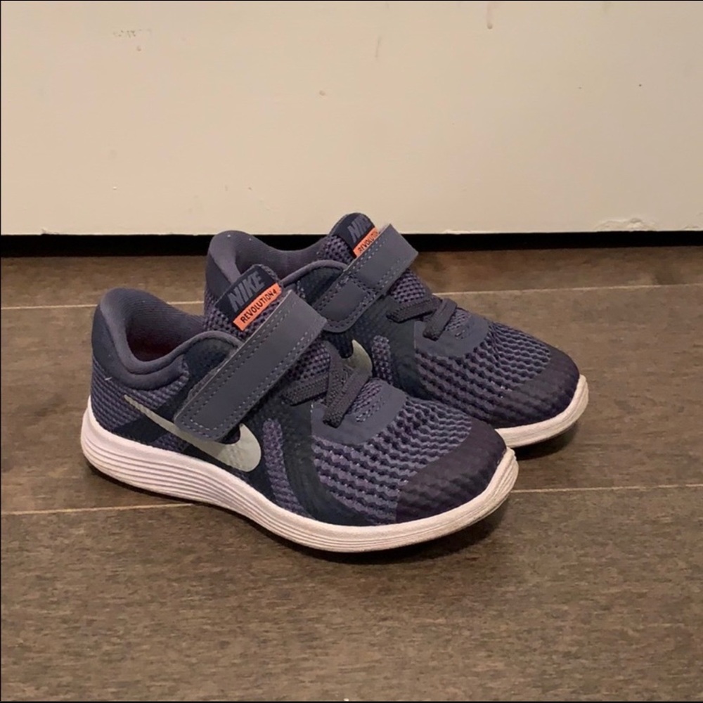 Nike evolution toddler size 9